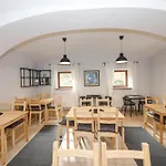 Apidae 게스트하우스 데슈트네 프 오를리츠키흐 호라